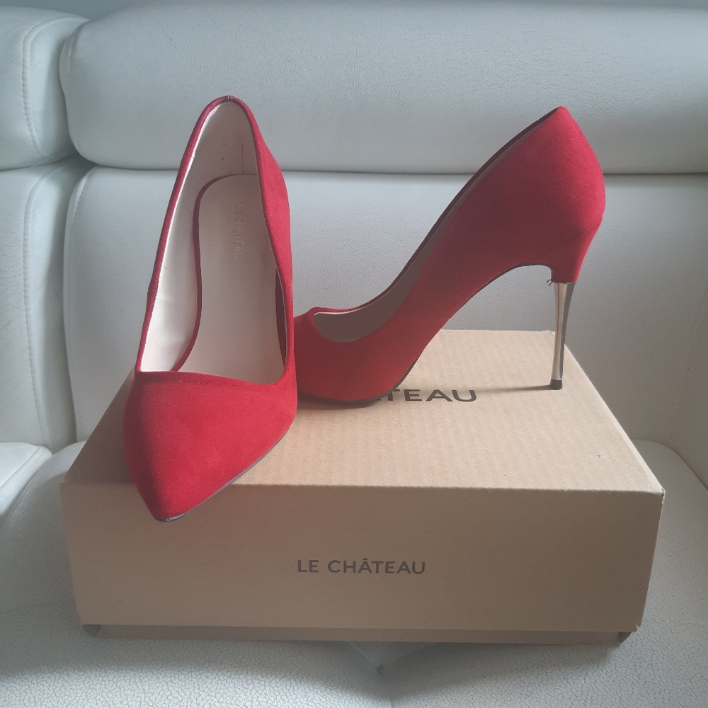 Le Chateau red heels Size 7